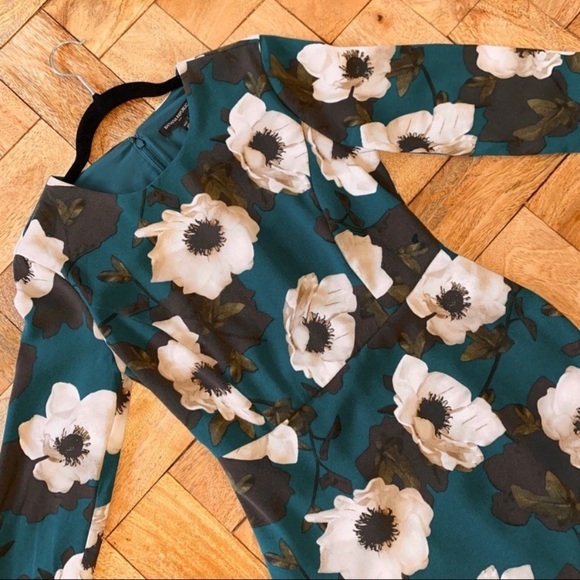 SOLD - Banana Republic Floral Teal Dress - Picture 4 of 14